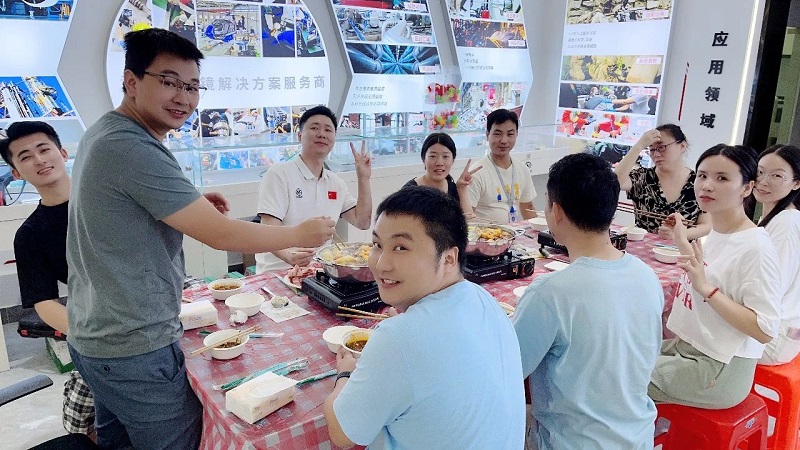 歡聚一堂，“趣”“味”無限—微視光電舉行月度聚餐趣味小活動